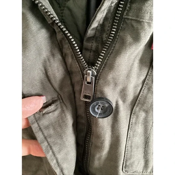 NWT LEVIS Womans Army Green Utility Cargo Jacket Multi Pockets & Hood Size Med